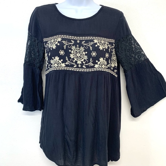 Eyeshadow Empire Top Woman Small  Blue Floral Embroidery Flowy Boho Casual Light - Picture 1 of 9